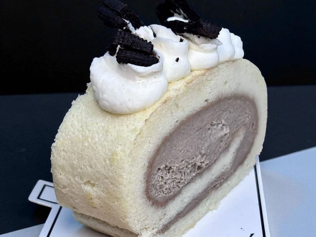 Roll cake - Hojicha Raspberry