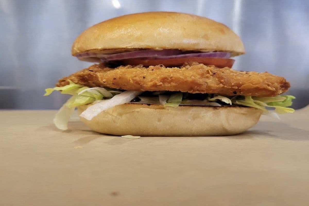 SPICY CHICKEN BURGER COMBO