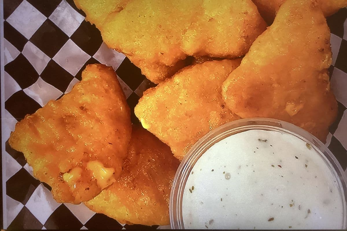 MAC N CHEESE BITES 8 pcs)