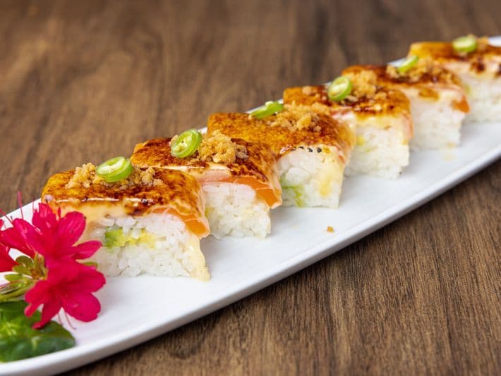 Vegan Tuna Avocado Oshi (6pcs)