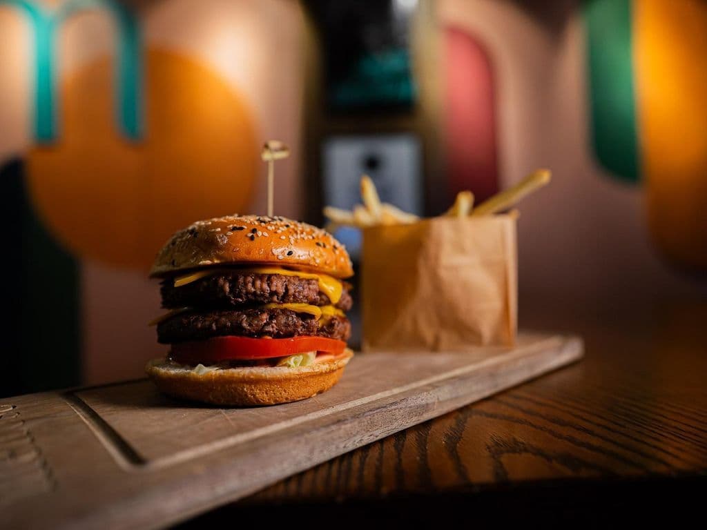 DOUBLE AMERICAN CHEESEBURGER
