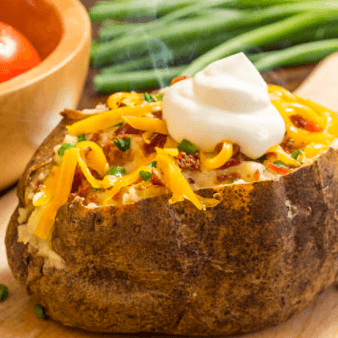 "Classic" Baked Potato / Pomme de terre cuite au four "classique"