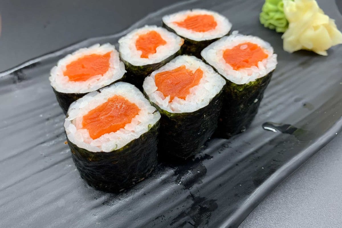 Sockeye Salmon Roll (6 pcs)