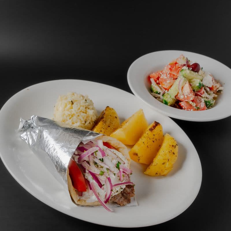 Plats gyro pita au porc / Pork Gyro Pita Plate / Plats gyro Pita au porc Pork Gyro Pita Plate