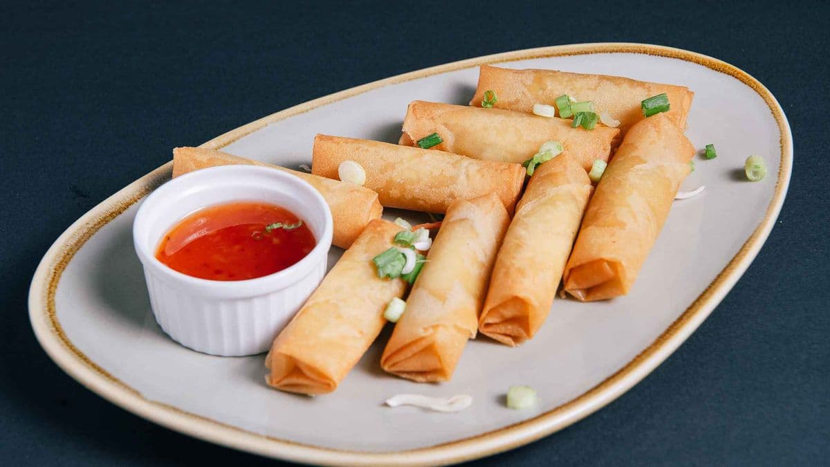 Veg spring Roll  (8 pcs )