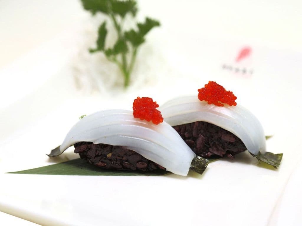 159B brown rice ika sushi