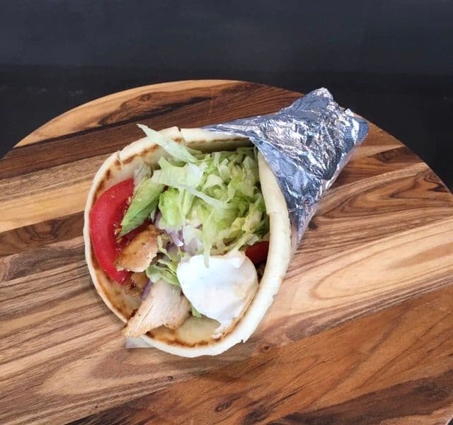 Trio gyro pita au poulet / Chicken Gyro Pita Trio