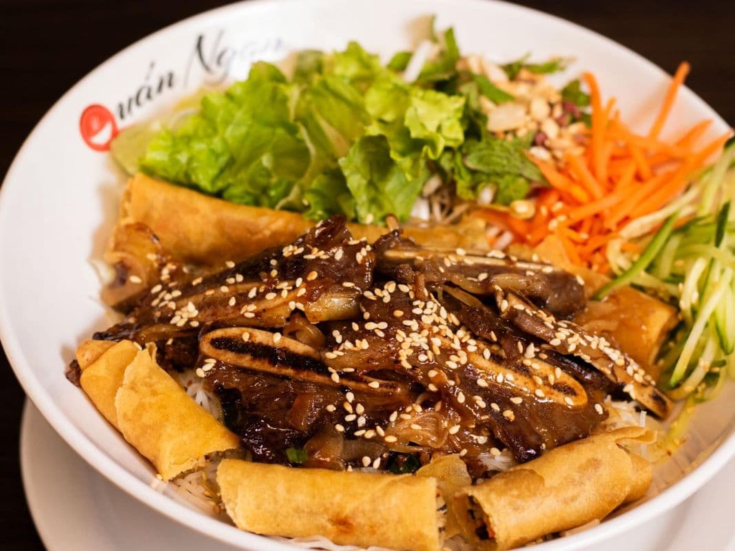 D6. Deluxe Grilled Beef Short Rib Vermicelli