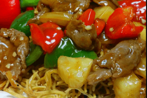Satay Beef on Chow Mein 沙爹牛肉脆面