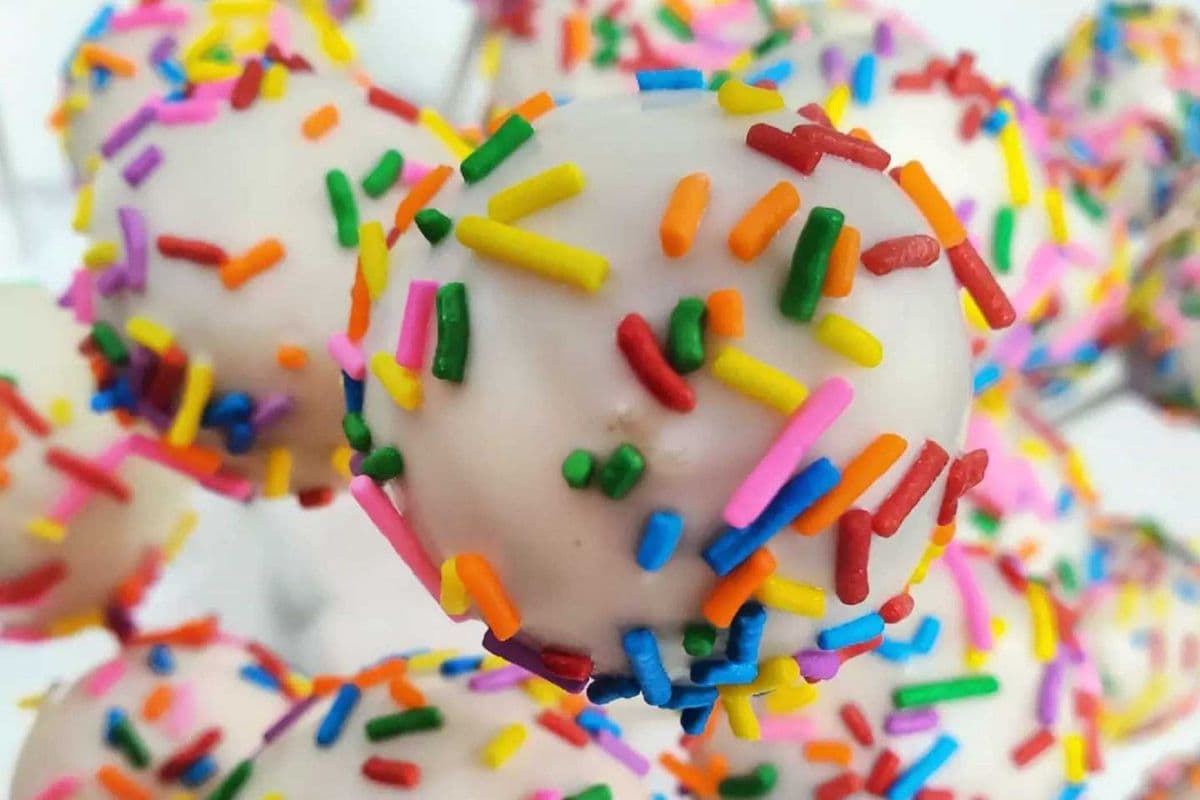 Vanilla Cake Pop (1 pc)