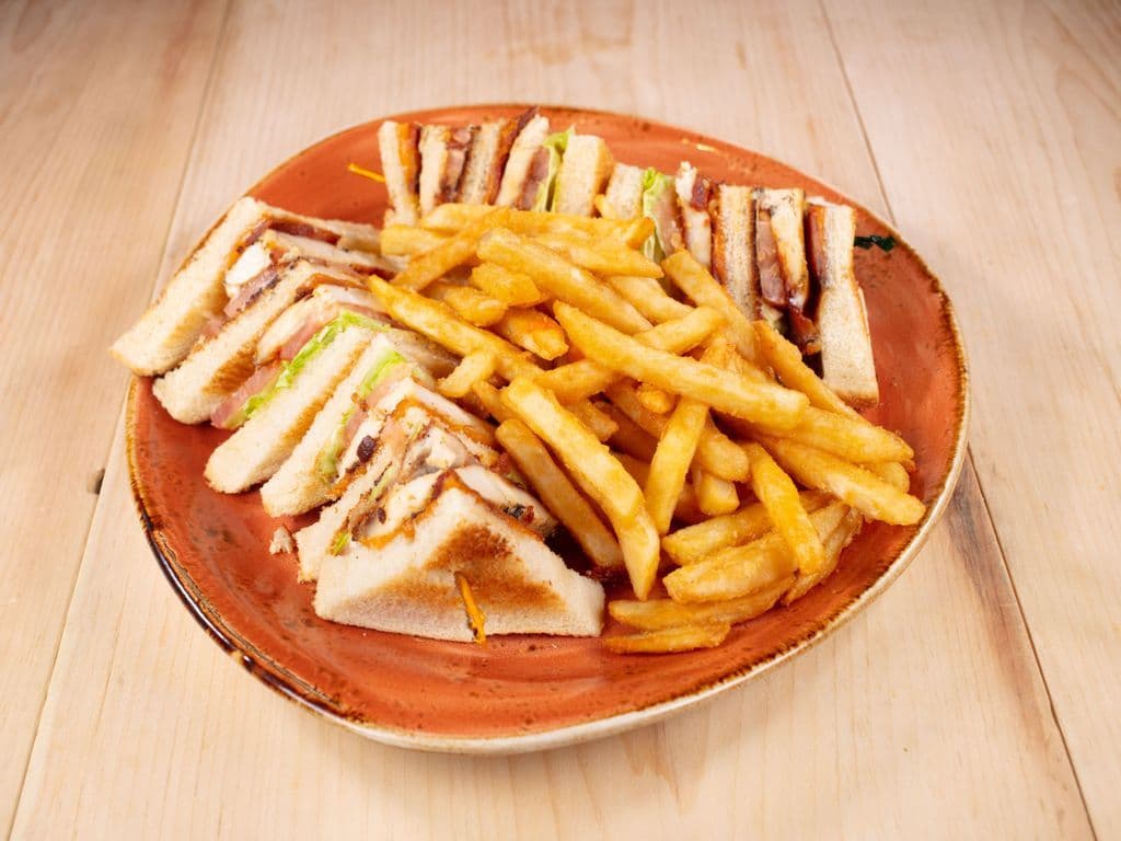 TRIPLE DECKER CLUB 