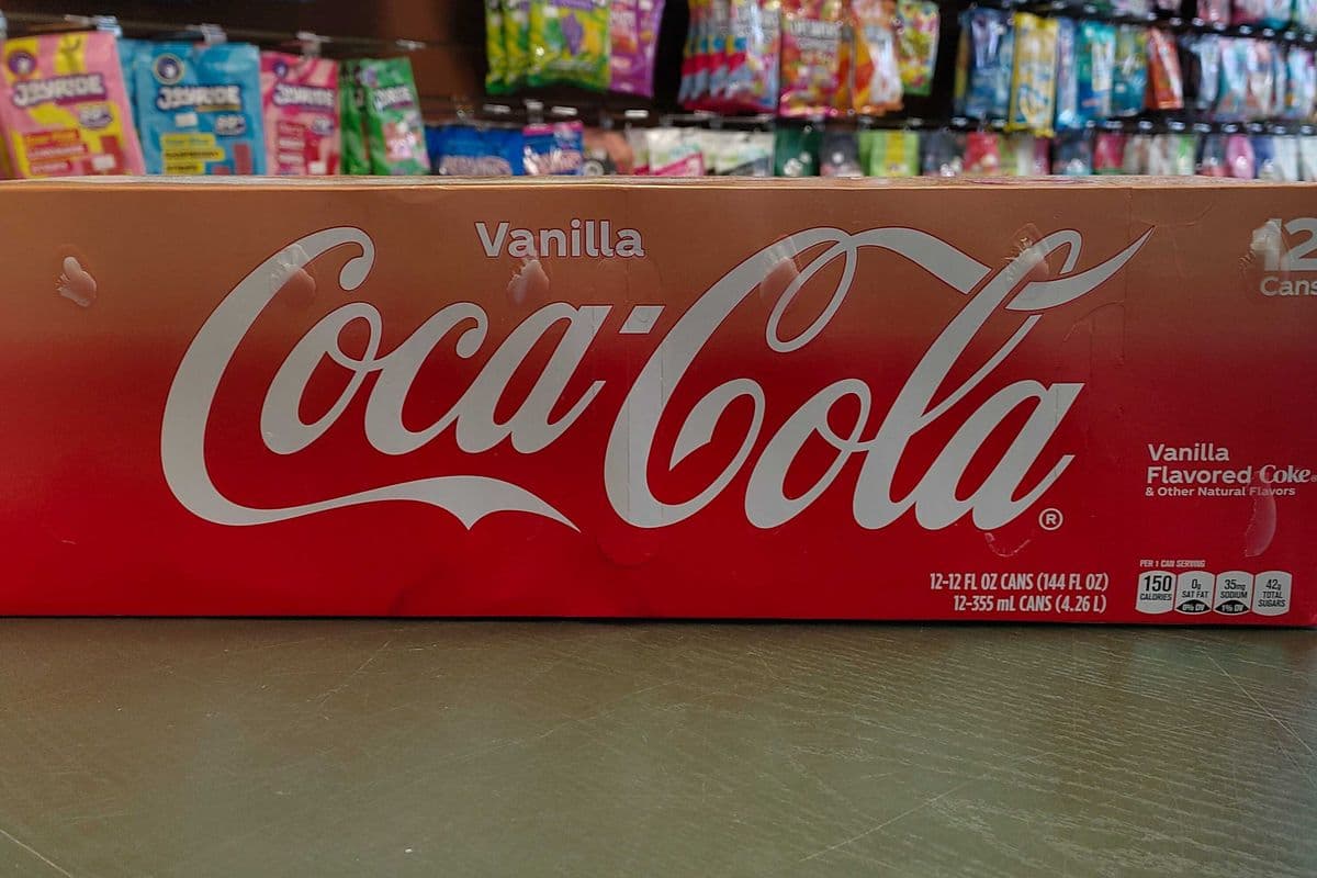 Case Coca Cola Vanilla (355ml x12)