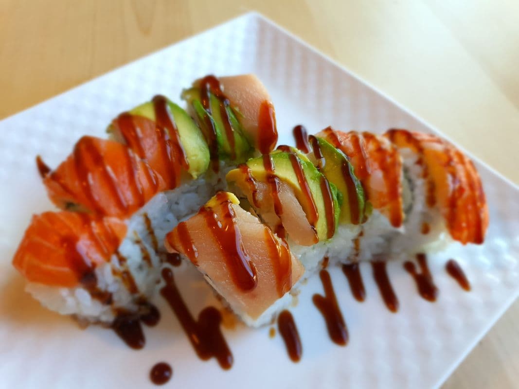 Rainbow Roll (8 pcs)
