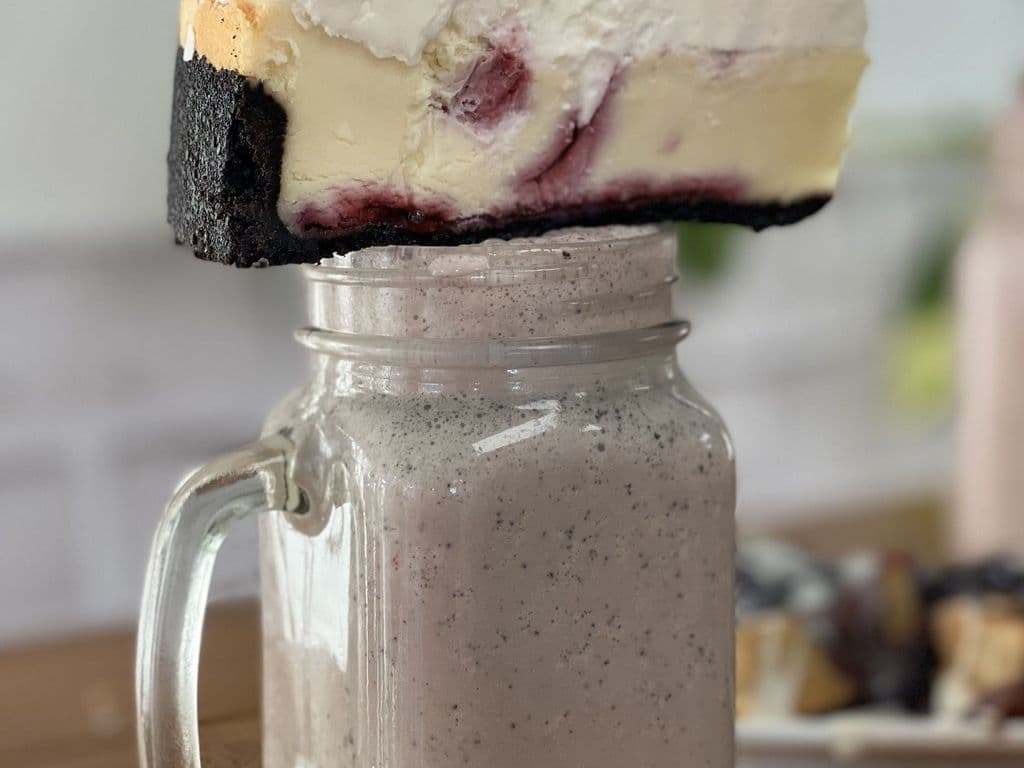 Raspberry White Chocolate Cake Shake