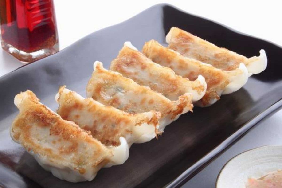 D11. Pan Fried Pork Dumplings (5pcs) 豬肉鍋貼
