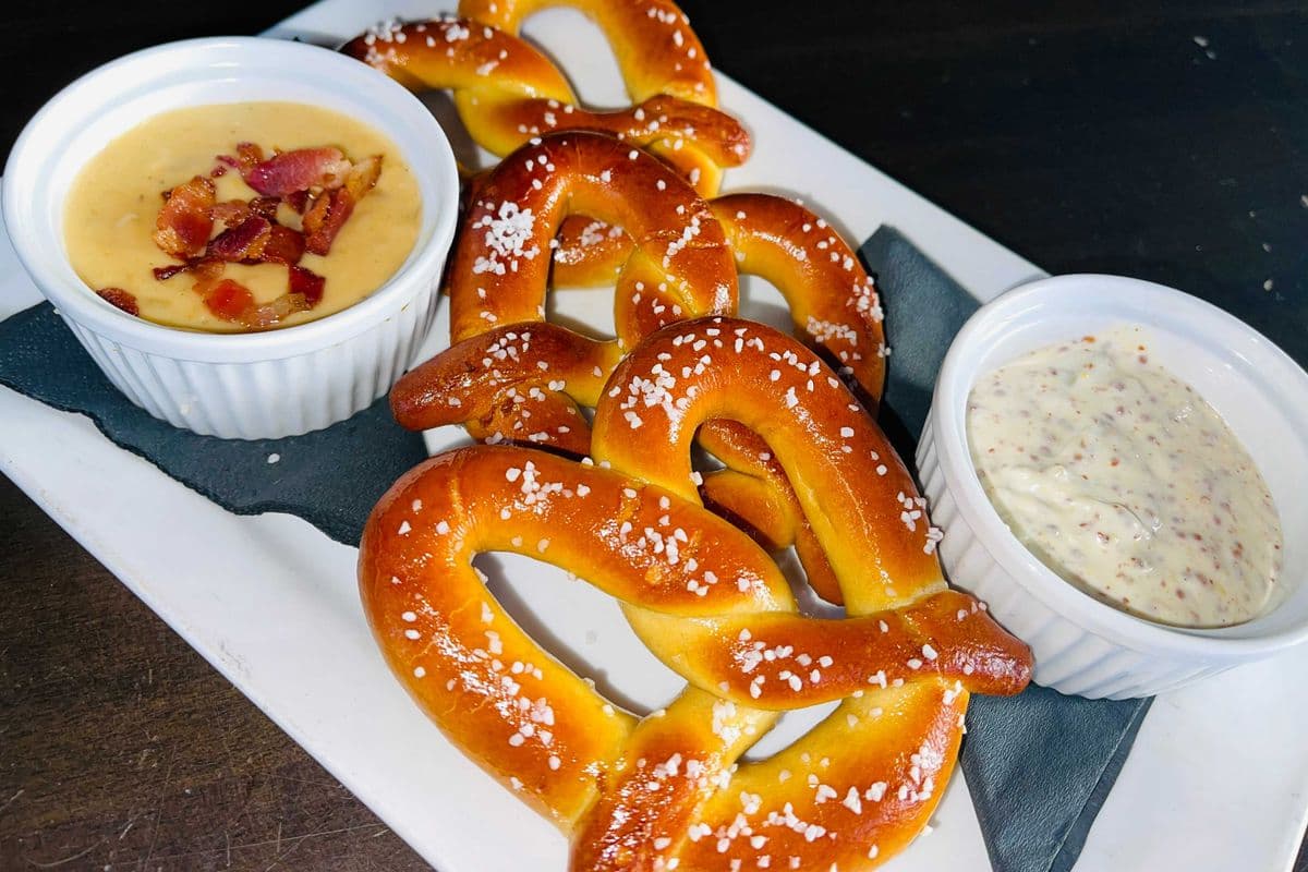 Soft Baked Pretzels and Dip