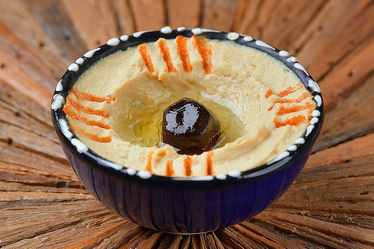 Hummus with pita.