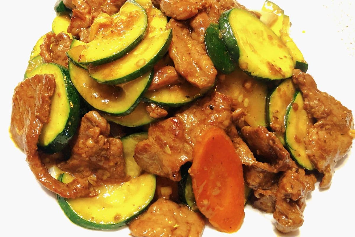 西葫芦炒肉片 Sauteed Pork with Zucchini
