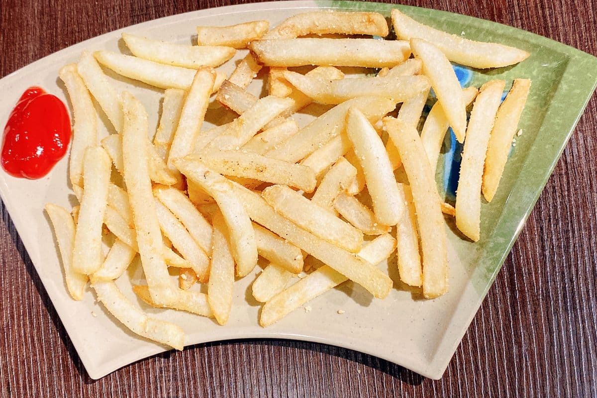A1. Fries with Garlic and Cheese 蒜蓉芝士薯条