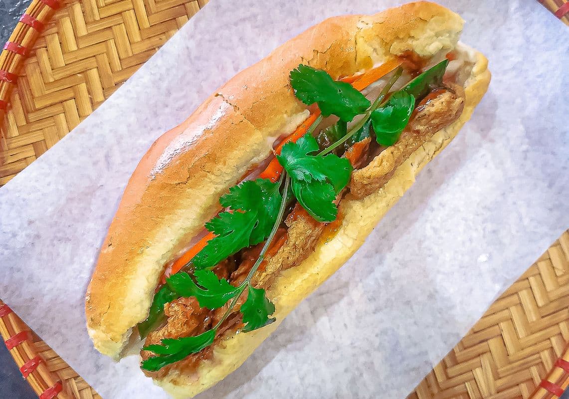 V4. Fish Cake Bánh Mì (Chả Cá)