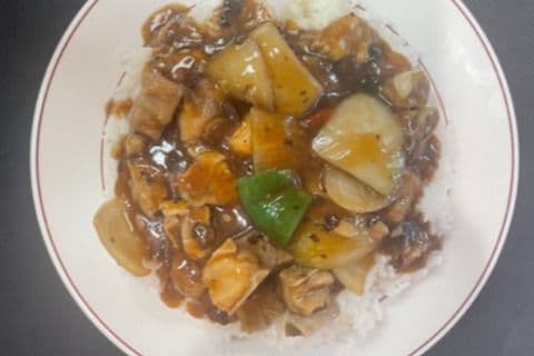 Spare Ribs in Black Bean Sauce on Rice (豉椒排骨飯)