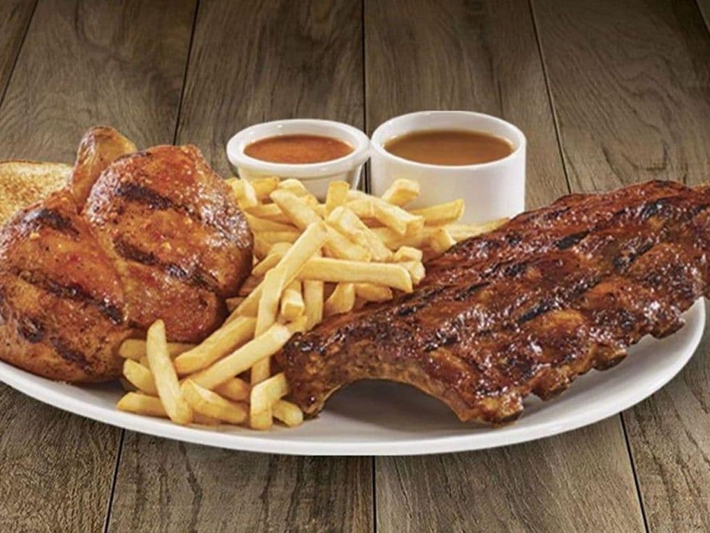 Demi-côtes levées et cuisse piri-piri / Half Rack of Ribs and Piri-Piri Chicken Leg