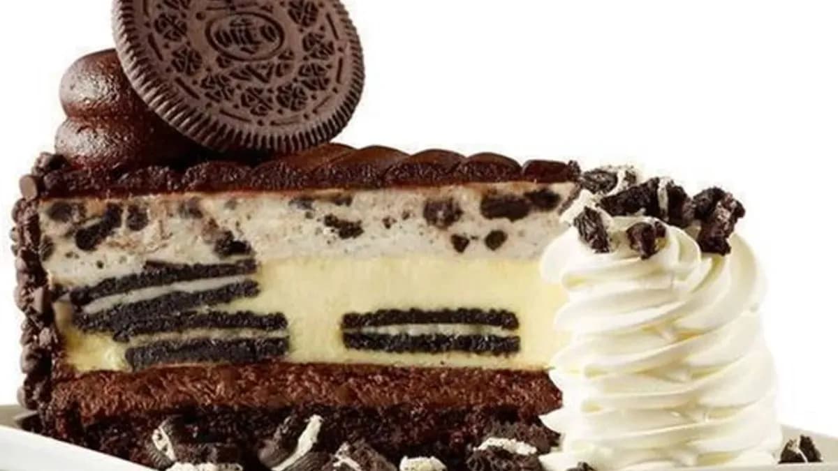 Oreo Cheese cake slice