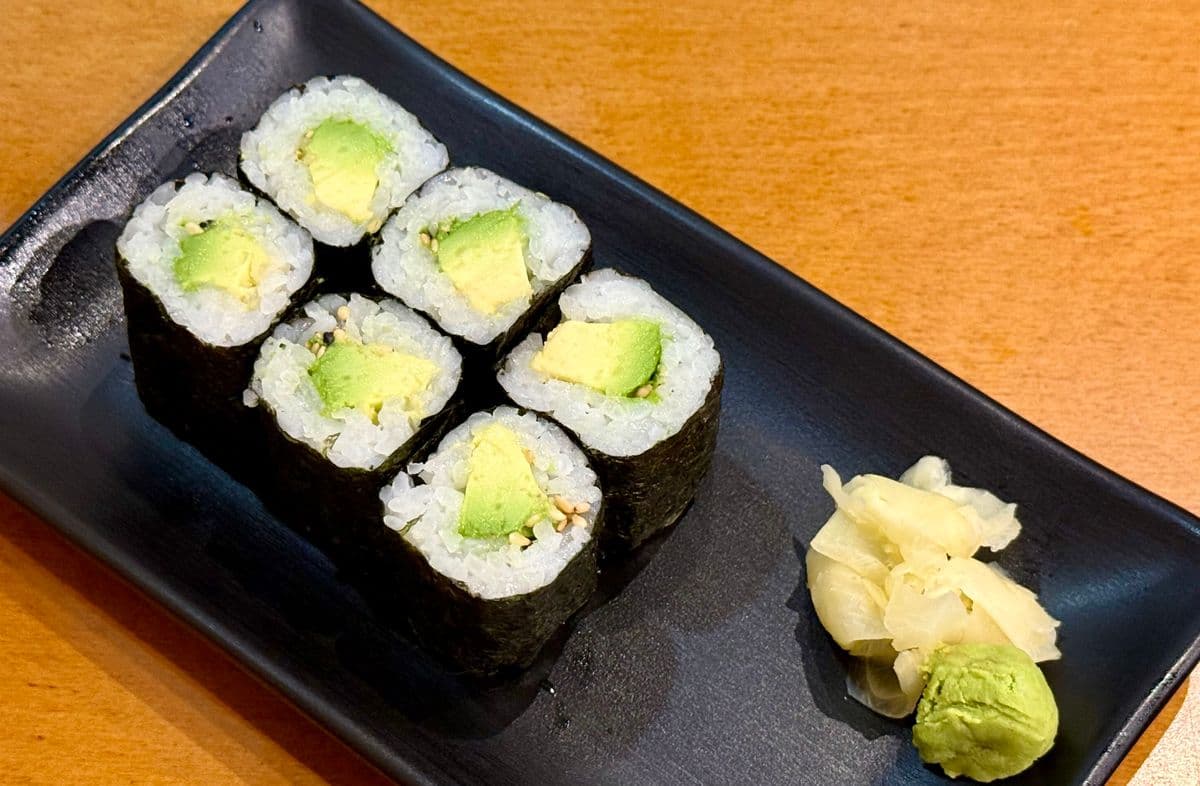 Avocado Maki (6pcs)