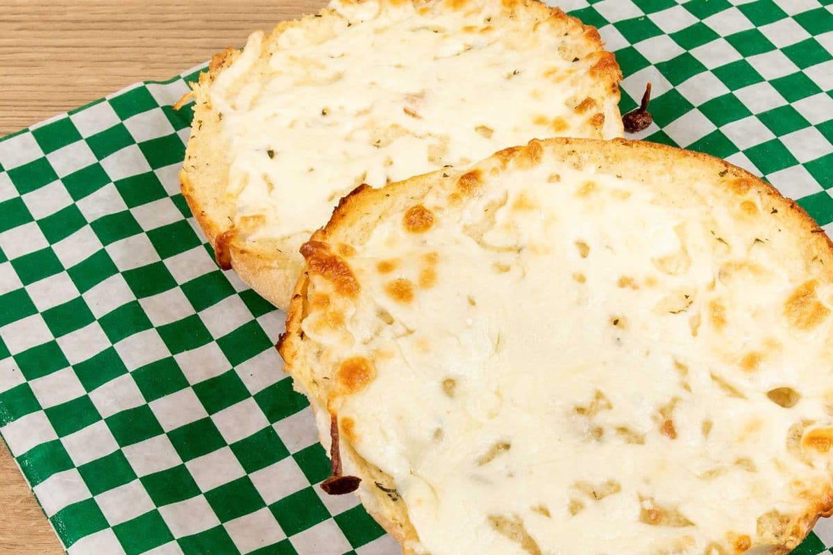 Garlic bread with cheese