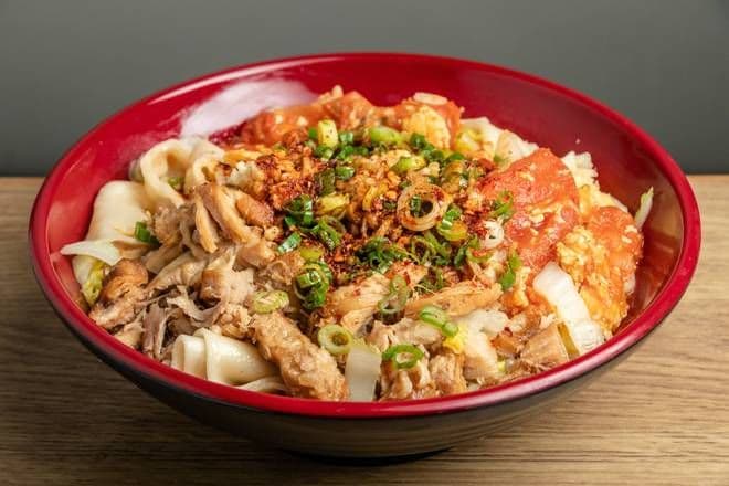 Tomato Eggs & Stewed Pork Noodles 西红柿鸡蛋腊汁肉双拌面