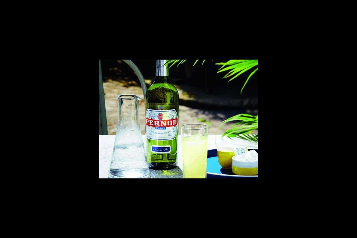 Pernod Paris (750 ml) (1 x 750ML)