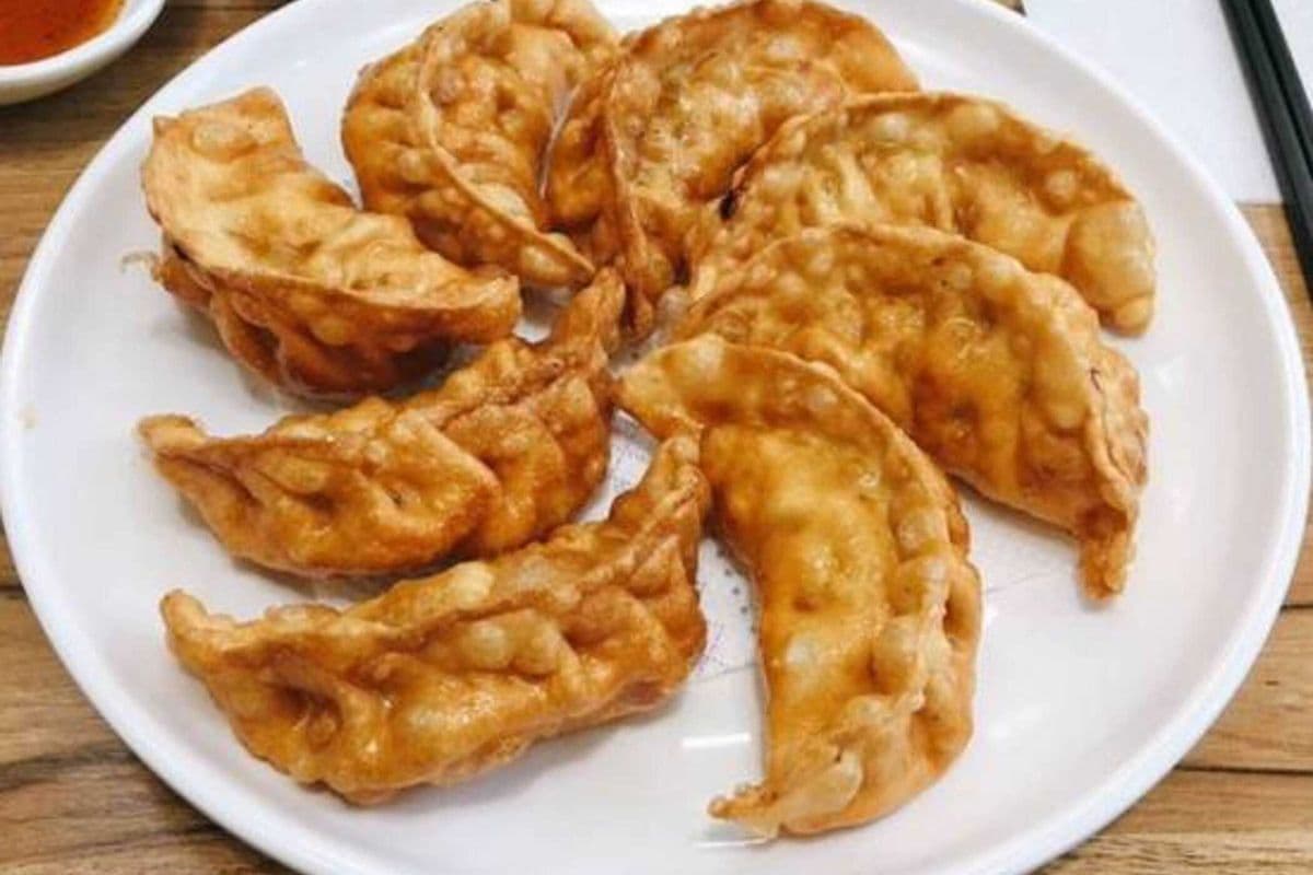 A01 Fried Dumplings (8 pcs)