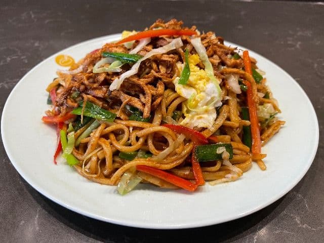 Stir-Fried Noodle with Chicken 鸡肉炒面