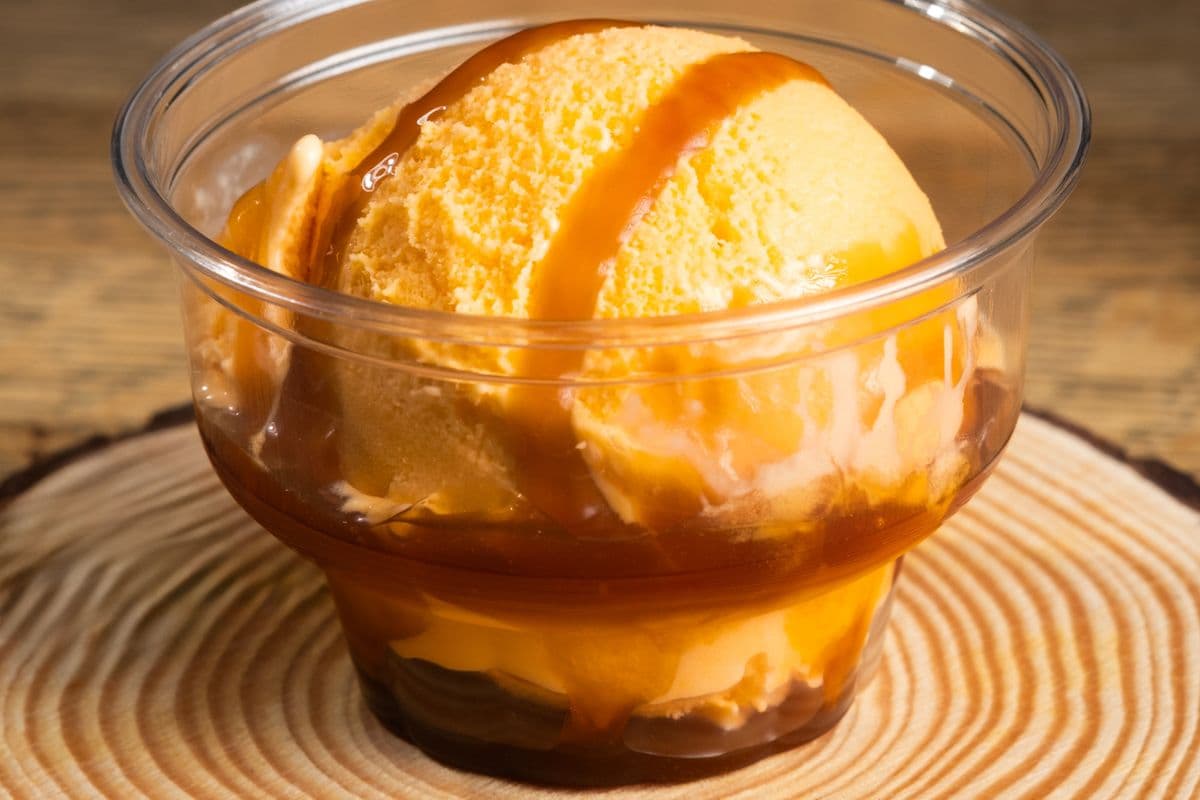 MANGO CARAMEL SUNDAE