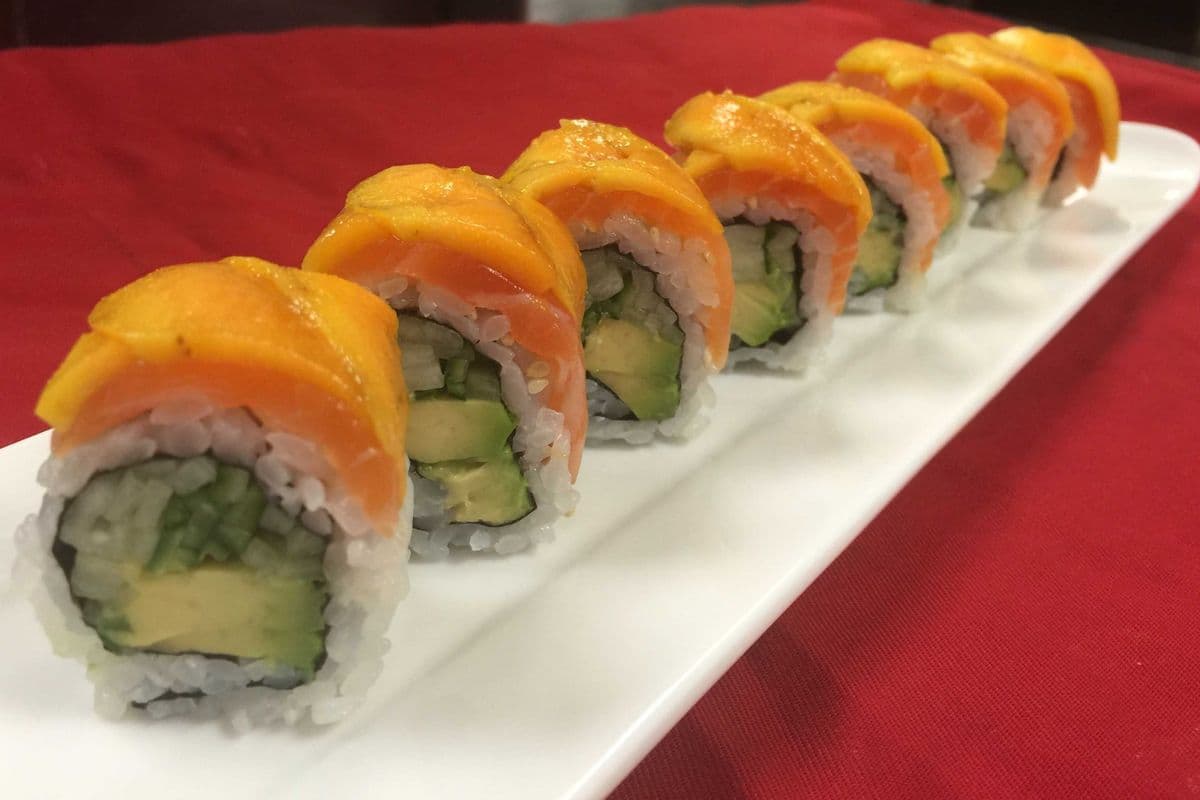 S22) Mango Tango Roll (8pcs)