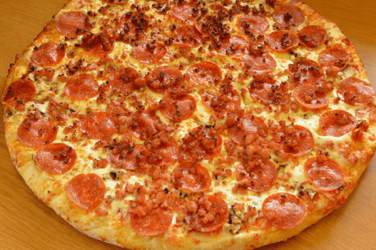 Medium Canadian Pizza