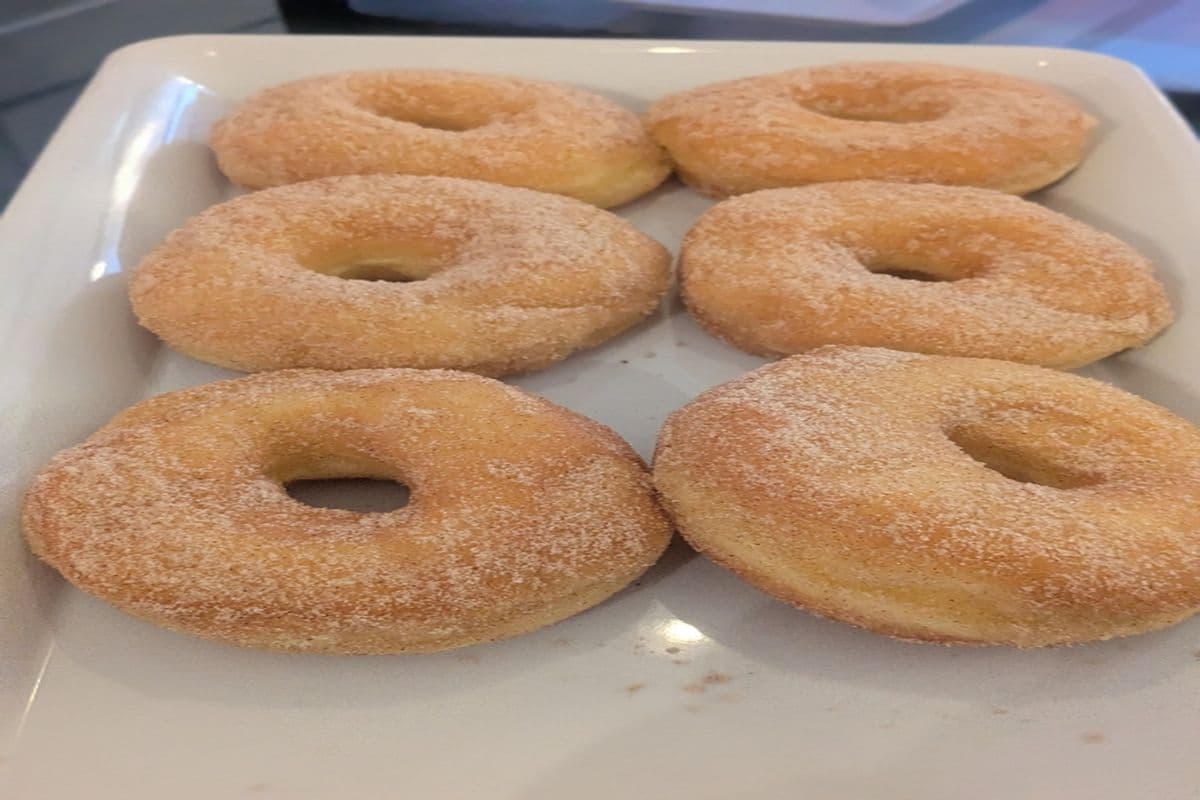 Classic Donuts (6 pcs)