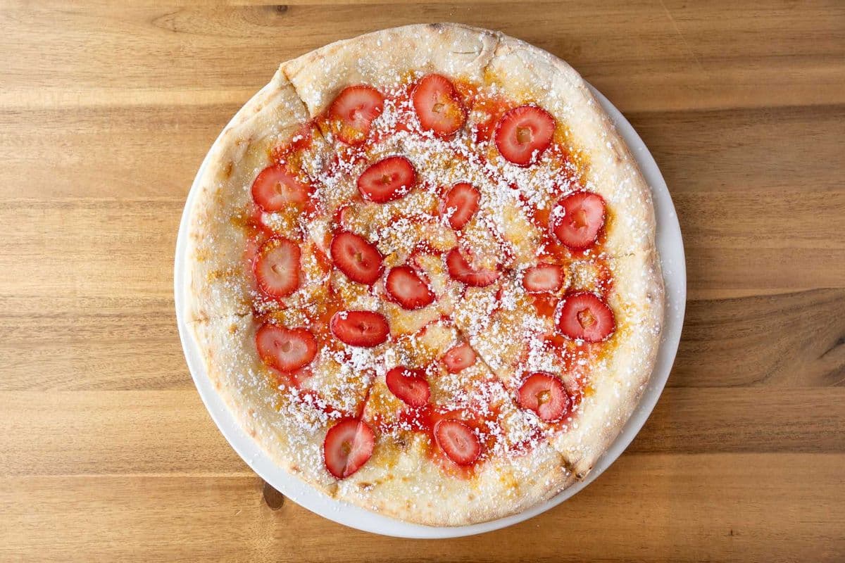 Strawberry Cheesecake Pizza