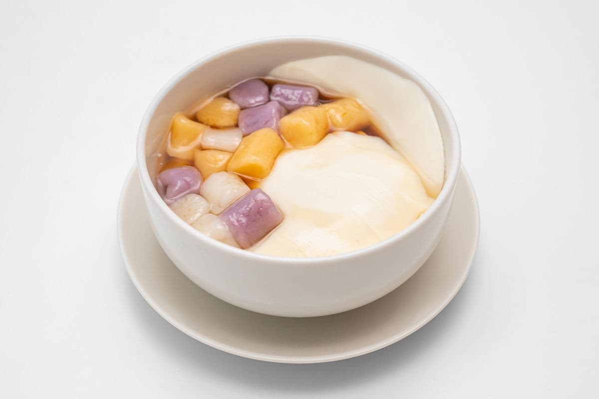 Tofu Pudding with Ginger Syrup and Mochi 姜汁宇圆豆花