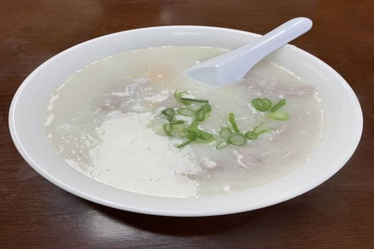 A9. Salted Egg with Shredded Pork Congee 咸蛋肉片粥