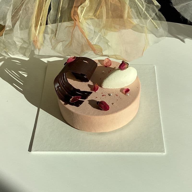 Rosy Earl Grey Pear Cake