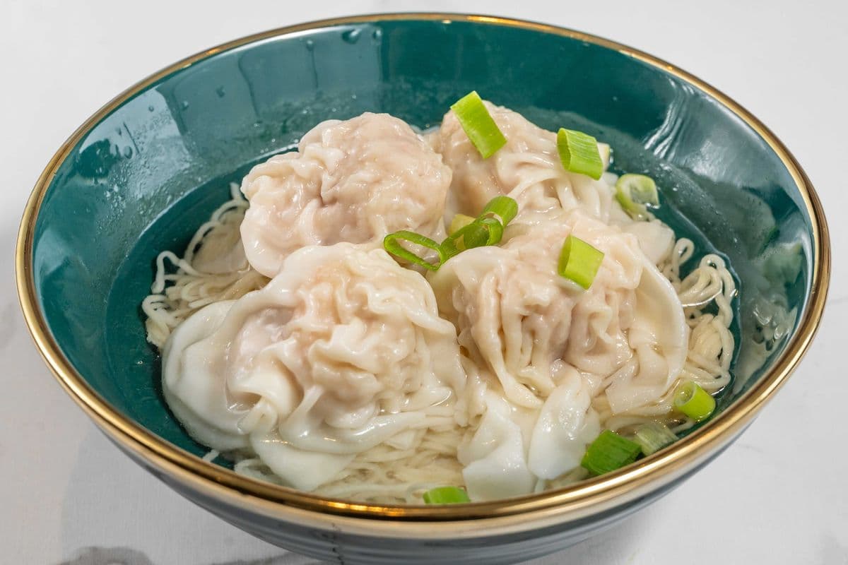 R8. Shrimp Wonton Noodle Soup