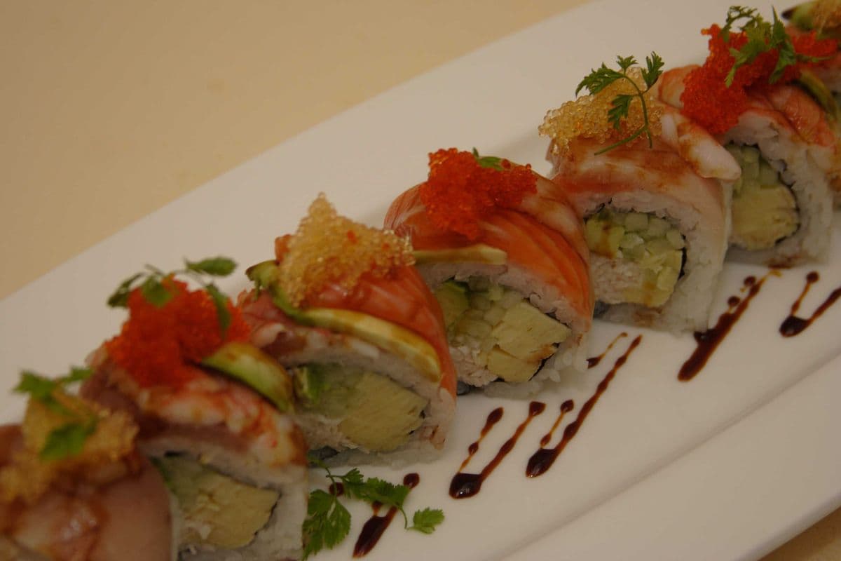 Rainbow Roll (8 pcs)