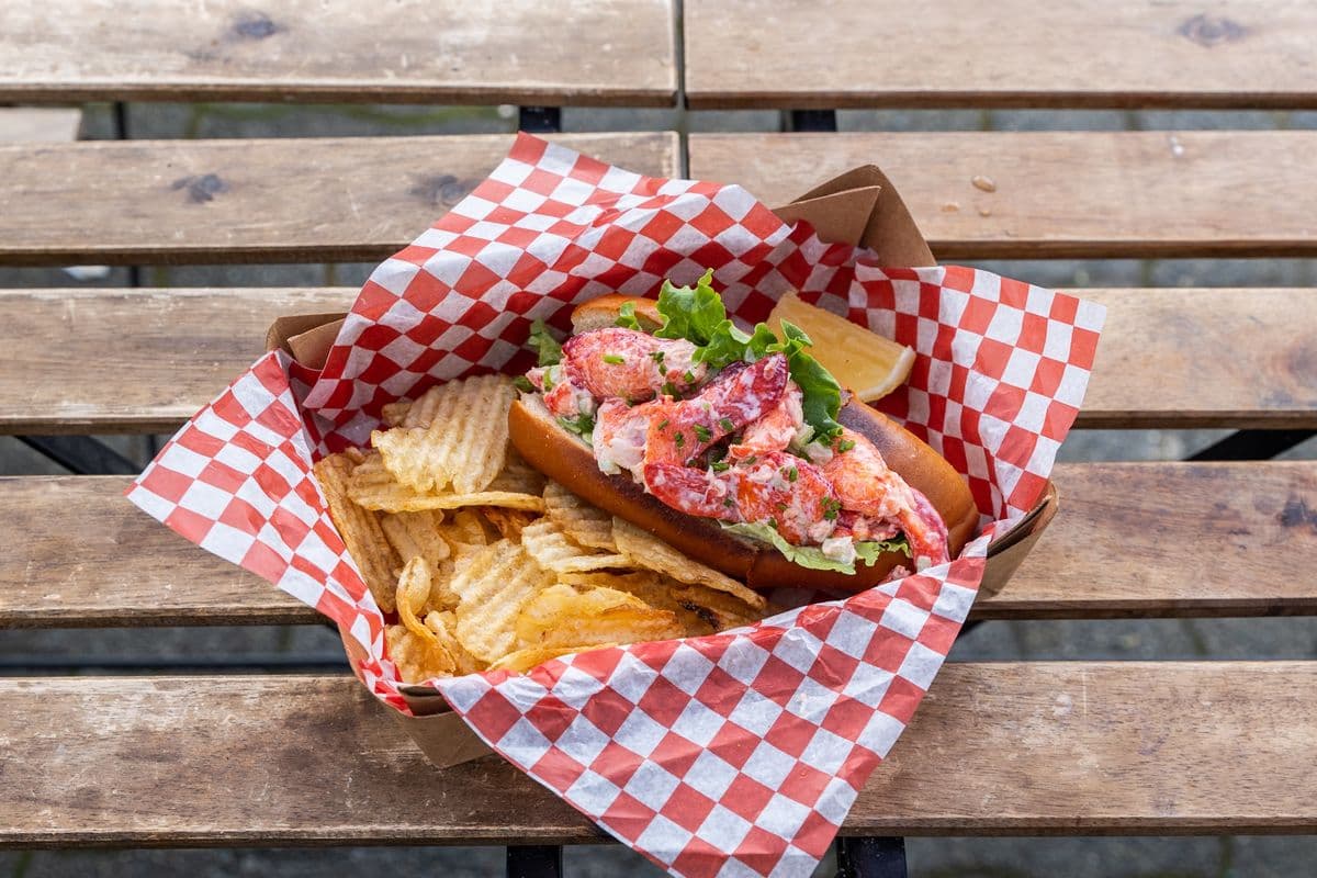 Signature Lobster Roll (Maine Style)