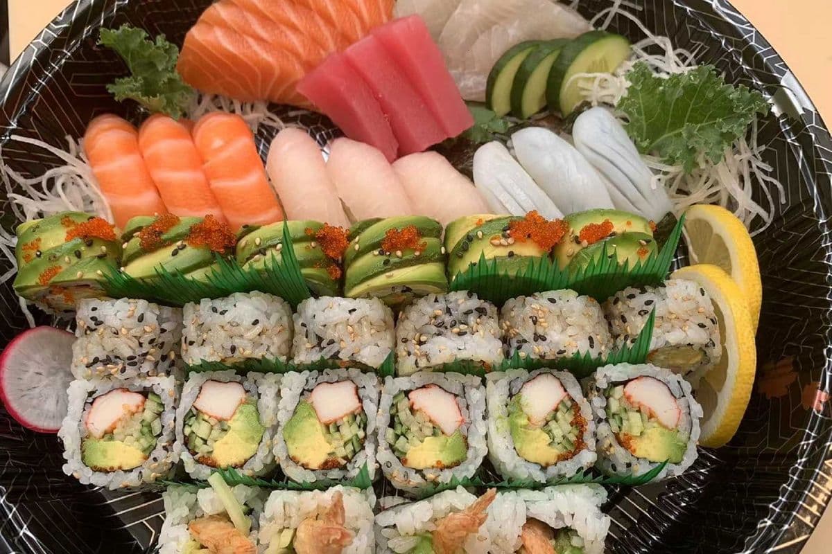 F18. Sashimi Sushi Maki Party Tray (46 pcs)