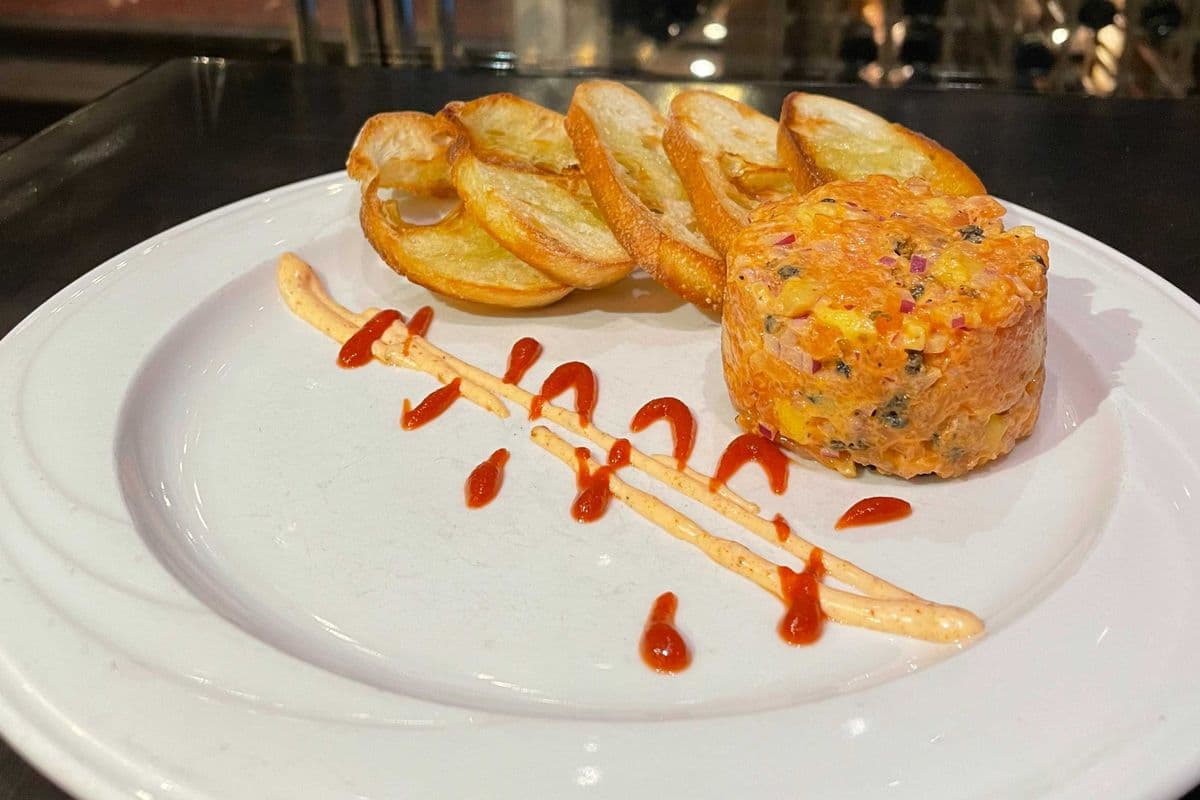 Tartare de saumon / Salmon Tartare