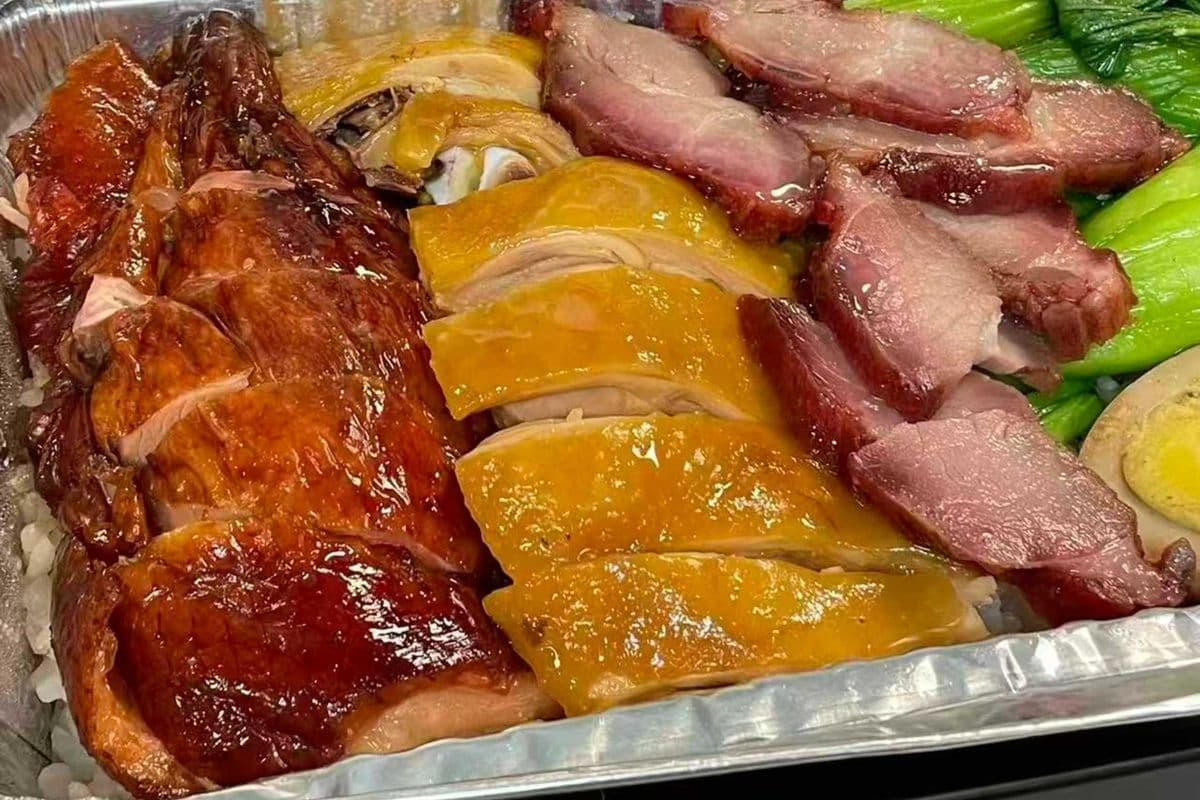 Grand Trio Rice Plate （Hainanese chicken, BBQ Pork, Roasted Duck） 大三元烧味拼饭
