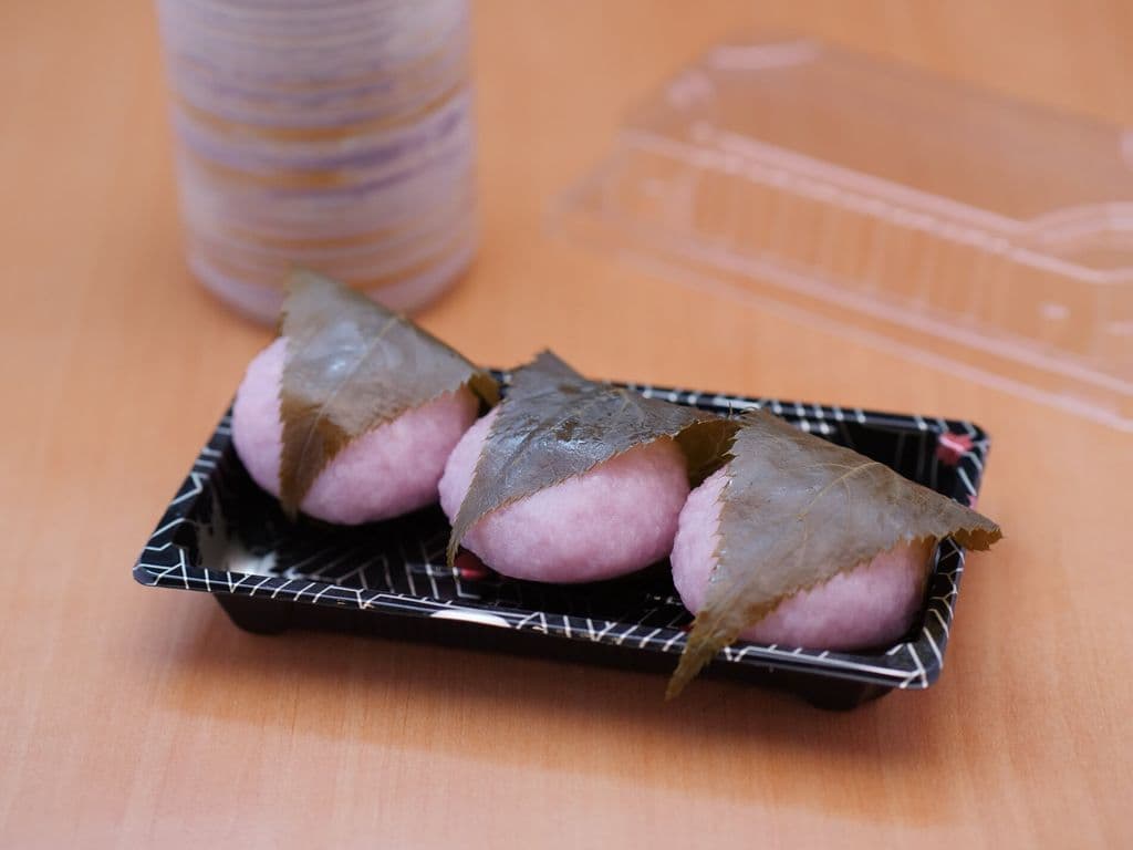 Sakura Mochi (Frozen)
