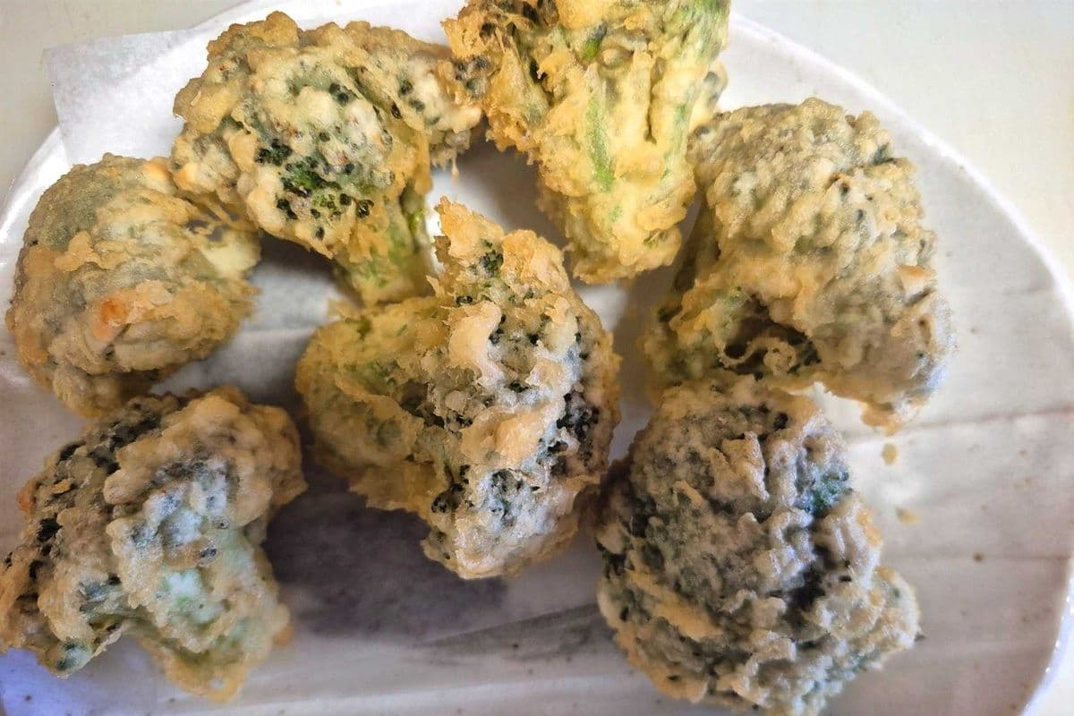 Tempura-Broccoli (6 Pieces)