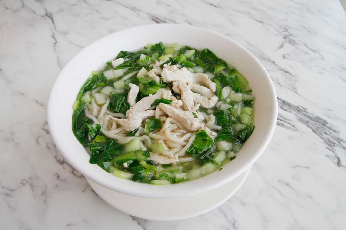 Noodle Soup with Chicken and Vegetables 嫩雞燴麵